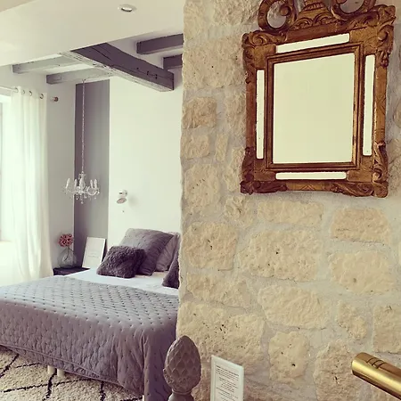 לינה וארוחת בוקר Bastide 3*